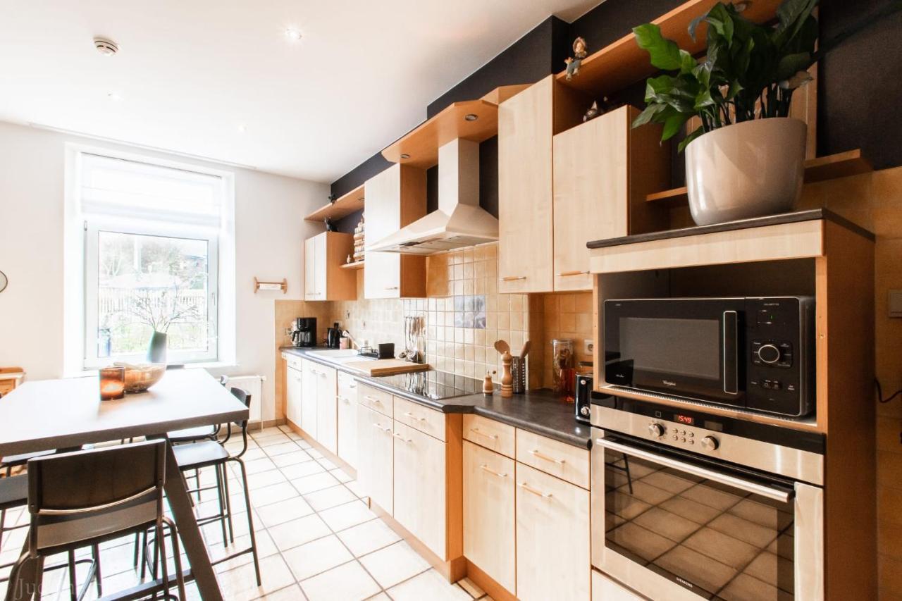 Maison Spacieuse Unifamiliale. Gite La Clochette Bastogne Bagian luar foto