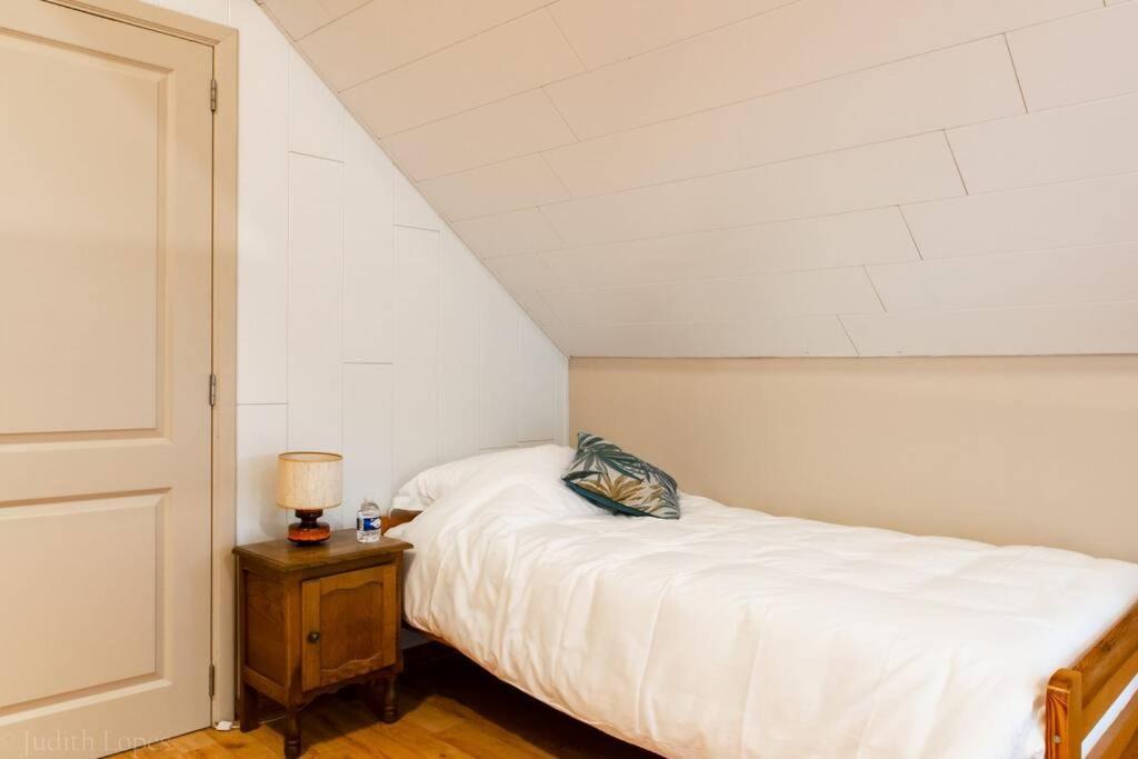 Maison Spacieuse Unifamiliale. Gite La Clochette Bastogne Bagian luar foto