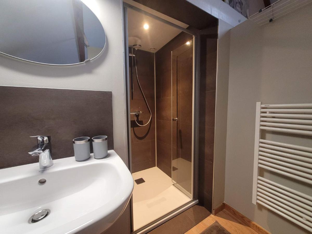 Maison Spacieuse Unifamiliale. Gite La Clochette Bastogne Bagian luar foto